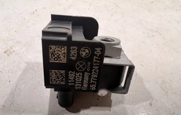 BMW 5 F10 F11 Airbag deployment crash/impact sensor 9224177