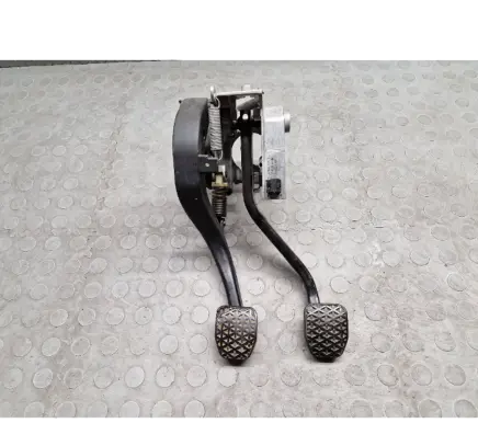 BMW 3 E90 E91 Pedal assembly 6779377 6761310