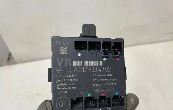 Mercedes-Benz C W204 Door control unit/module A2129004302