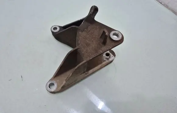 Opel Astra J Engine mounting bracket 13248664