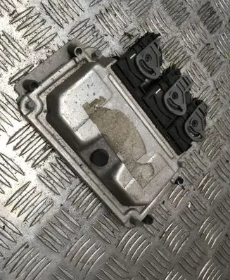 Peugeot 206+ Engine control unit/module 0261207477 9656659380 1039S06440