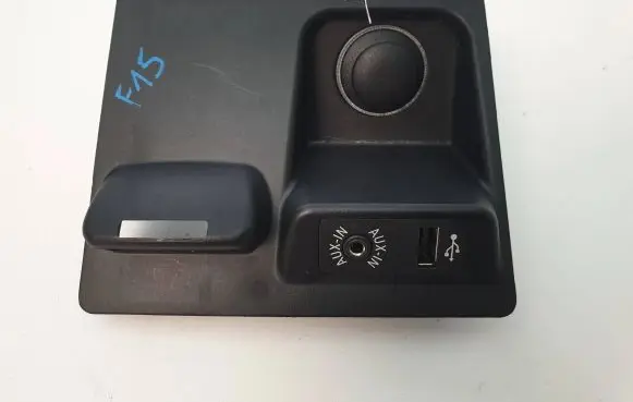 BMW X5 F15 USB socket connector 9252108 10055913 105067531C