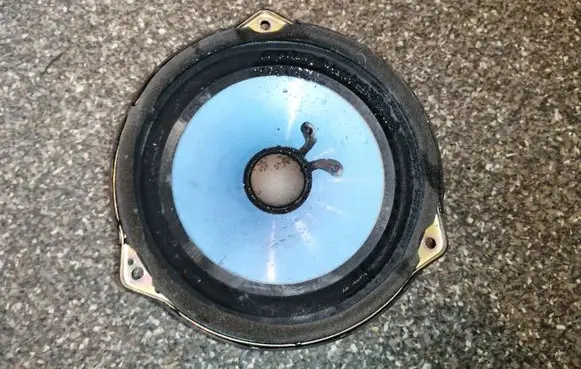 KIA Sorento Front door speaker