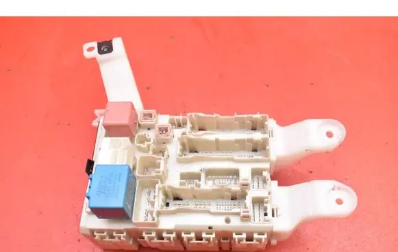 Toyota Avensis Verso Fuse box set 82730-0F051-C