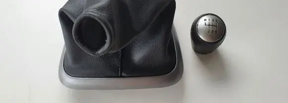Nissan Qashqai+2 Gear lever shifter trim leather/knob