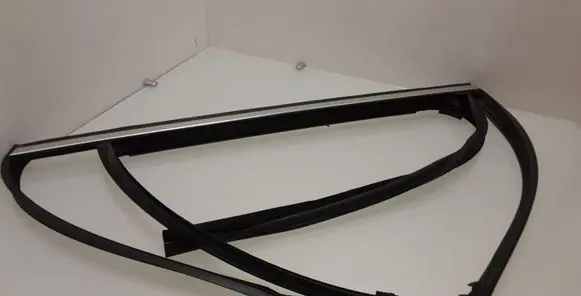 BMW X5 F15 Rear door window/glass frame 