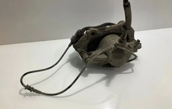 Mercedes-Benz E W211 Front brake caliper
