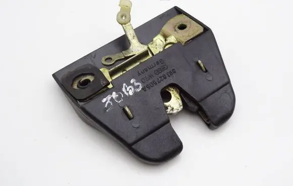 Audi 80 90 B3 Tailgate/trunk/boot lock/catch/latch 893827505A
