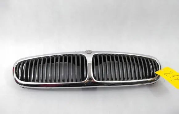 Jaguar X-Type Front bumper upper radiator grill