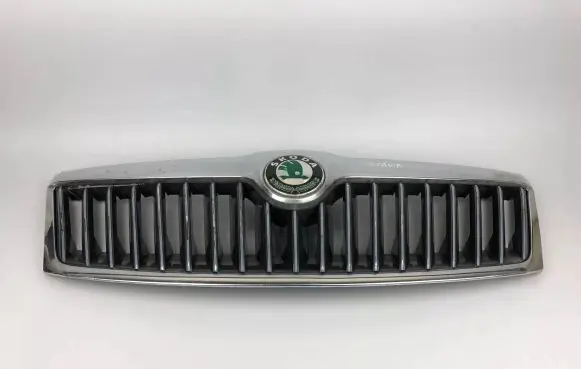 Skoda Octavia Mk2 (1Z) Front bumper upper radiator grill 1ZD853688B