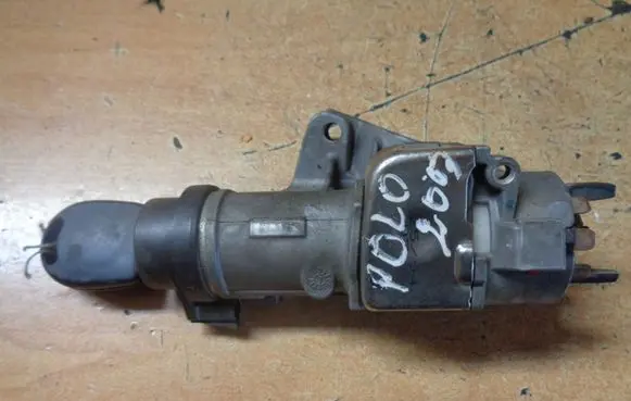 Volkswagen Polo Ignition lock 4B0905851G