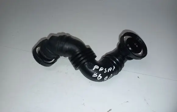 Volkswagen PASSAT B6 Breather hose/pipe 06F103212D