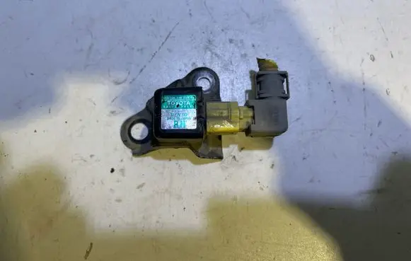 Toyota Previa (XR30, XR40) II Airbag deployment crash/impact sensor 8917328020 1876004120