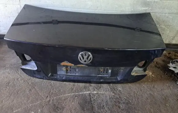 Volkswagen Jetta V Tailgate/trunk/boot lid
