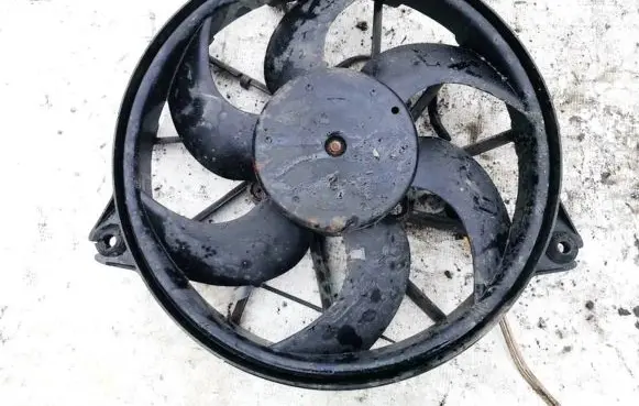 Citroen C8 Radiator cooling fan shroud