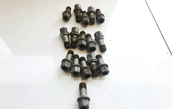 Nuts/bolts