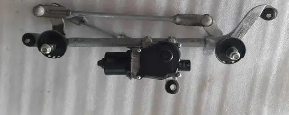 Nissan Leaf II (ZE1) Front wiper linkage and motor 9892