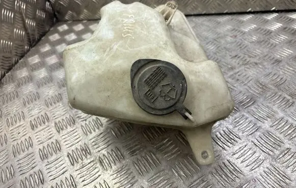 Toyota Prius (NHW20) Windshield washer fluid reservoir/tank 060851145