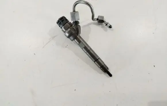 BMW 5 F10 F11 Fuel injector 0445110382