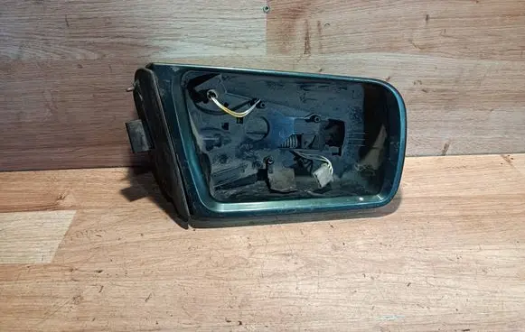 Mercedes-Benz C W202 Front door electric wing mirror 2028110298 413122410