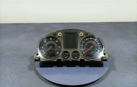 Volkswagen PASSAT B6 Speedometer (instrument cluster) 3C0920871E