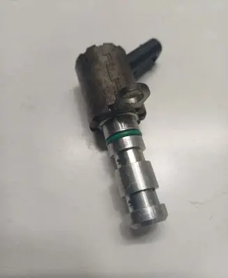 Ford Fiesta Oil pressure sensor CM5G6C880CA