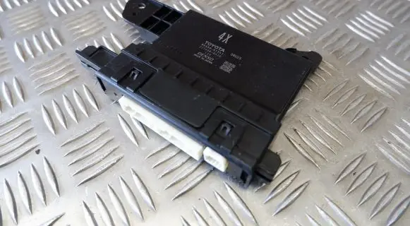 Toyota Prius (XW50) Air conditioner control unit module 8865047351