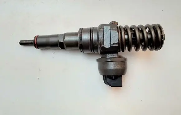 Volkswagen Jetta V Fuel injector 03G130073G