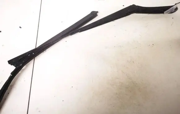 Volkswagen Golf V Front wiper blade arm 1k1955409