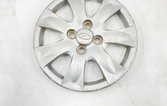 Hyundai Getz R14 wheel hub/cap/trim 