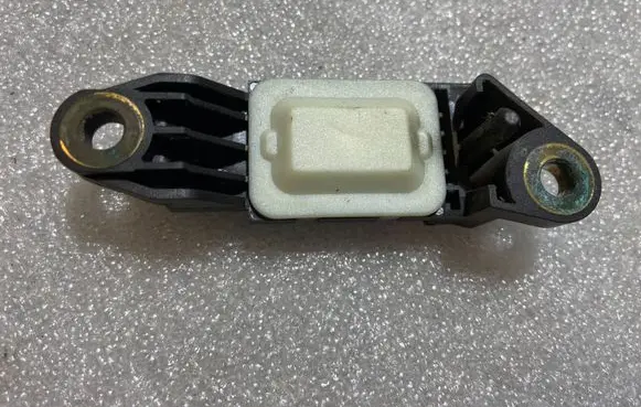 Mercedes-Benz E W211 Airbag deployment crash/impact sensor 0018209126 A0018209126