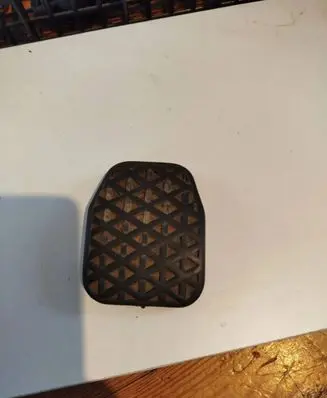 BMW 5 E39 Clutch pedal 11086344