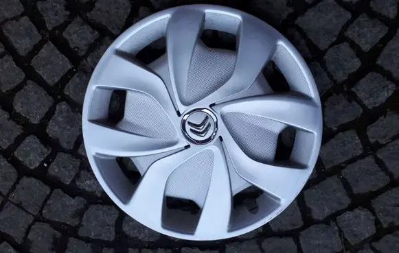 Citroen C1 R15 wheel hub/cap/trim 