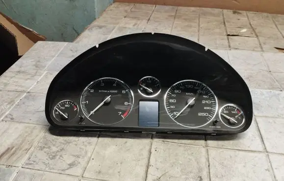 Peugeot 407 Speedometer (instrument cluster) 9658138080