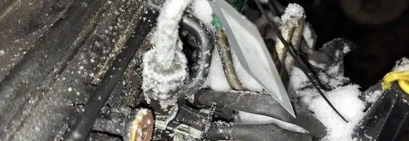 Renault Clio III Fuel injector 