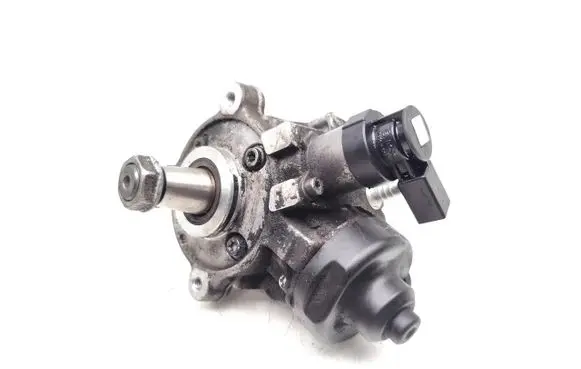 Audi A6 C7 Fuel injection high pressure pump 04L130755D 0445010537