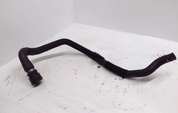 Volkswagen Touareg I Engine coolant pipe/hose 7L6122109D