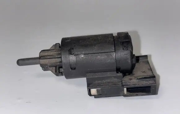 Audi A6 S6 C6 4F Brake pedal sensor switch 3B0945511C 19322010 10208
