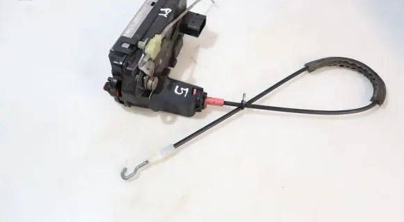Opel Zafira B Rear door lock