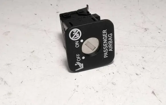 Passenger airbag on/off switch