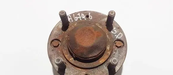 Volvo S40, V40 Rear wheel hub