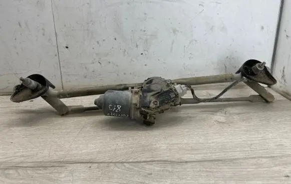 Jeep Compass Front wiper linkage and motor 05303827AF 70113 AX1500109945