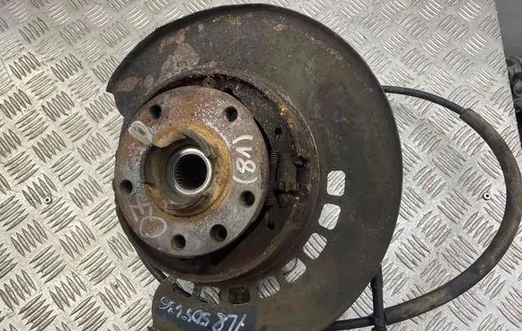 Audi Q7 4L Rear wheel hub 7L8505436