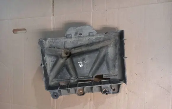 Skoda Fabia Mk2 (5J) Battery tray 6q0915331d