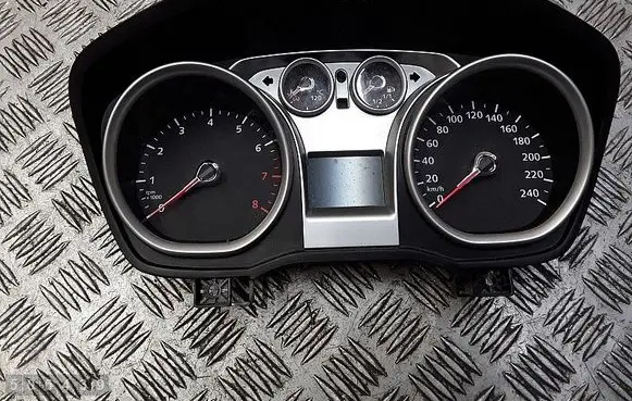 Ford Focus Speedometer (instrument cluster) 8v4t10849ef