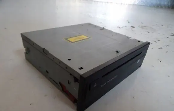 Audi A6 S6 C6 4F CD/DVD changer 4E0919887D