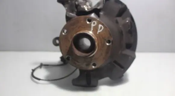Suzuki SX4 S-Cross Front wheel hub spindle knuckle