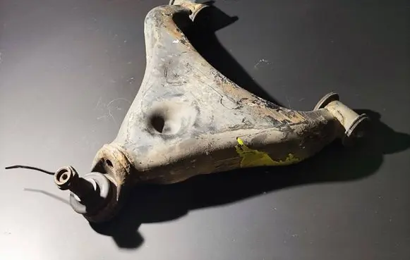 Volkswagen II LT Front lower control arm/wishbone 060504RC 73574637