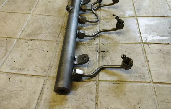 Mercedes-Benz S W221 Fuel main line pipe A6420702495