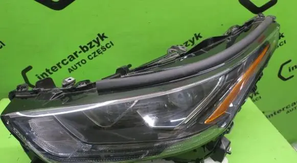 Toyota Highlander XU70 Headlight/headlamp 10100-8A06K